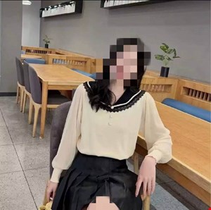 بلوز بافت گپ طرح یقه ملوانی